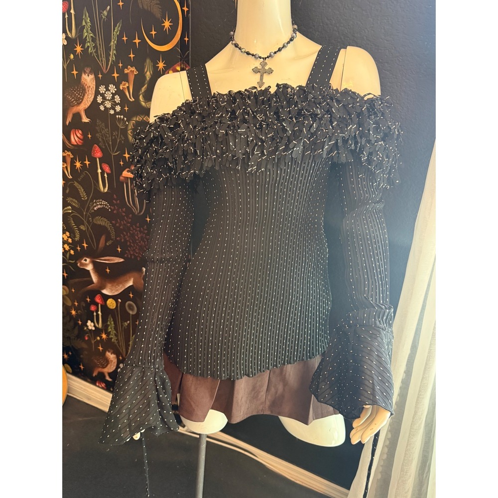 Kaelyn Max II Black Pinstripe Cold Shoulder Ruffle Bell Sleeve Top 1X - Picture 3 of 8
